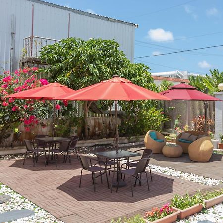 Hotel Oasis Boutique House Saipan Esterno foto